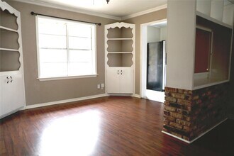 730 Dezso Dr in Alvin, TX - Building Photo - Building Photo