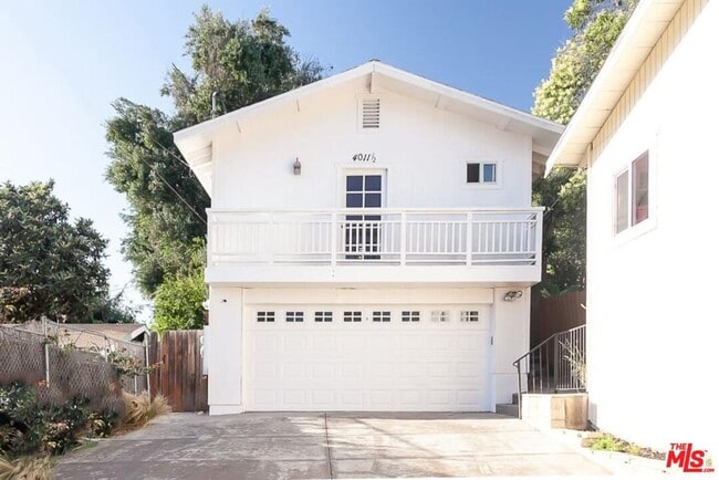 property at 4006 1/2 Sunset Dr