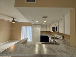 3208 San Remo Cir in Homestead, FL - Building Photo - Building Photo