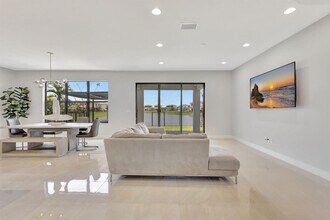 16608 Cove Rd in Westlake, FL - Foto de edificio - Building Photo