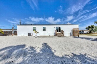 3230 Smith St in Englewood, FL - Building Photo - Building Photo