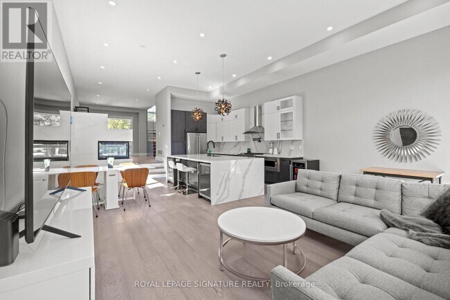 425B Valermo Dr in Toronto, ON - Building Photo - Building Photo