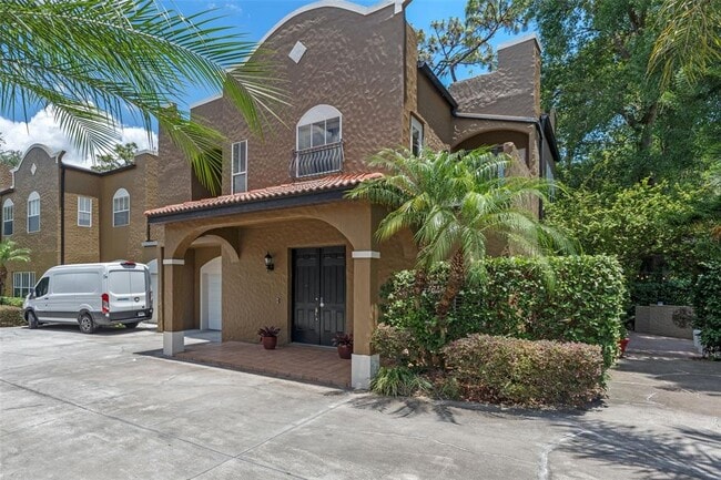 2238 Hawick Ln