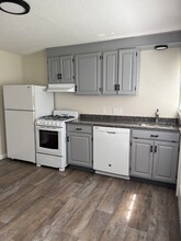 43 Mercury Ct in West Springfield, MA - Building Photo - Building Photo