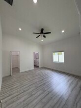 4522 NW 36th Ct in Lauderdale Lakes, FL - Building Photo - Building Photo