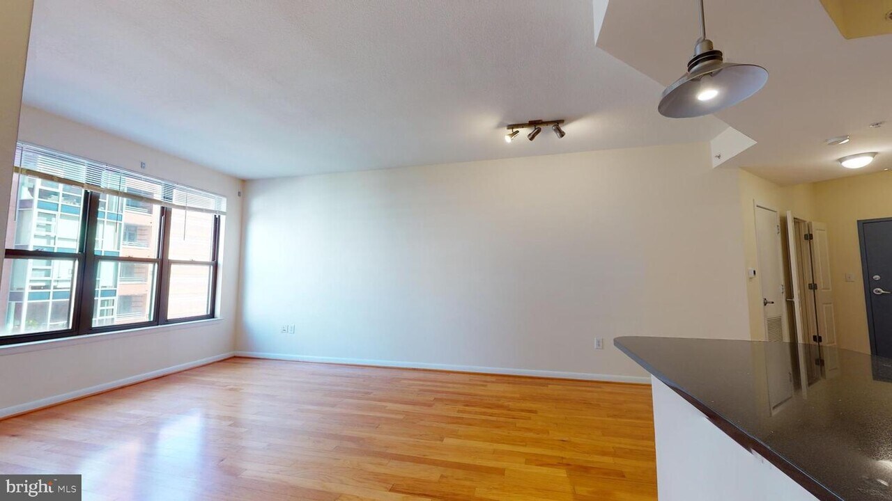 1001 L St NW-Unit -508 in Washington, DC - Foto de edificio