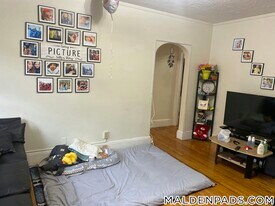 349 Pleasant St in Malden, MA - Building Photo