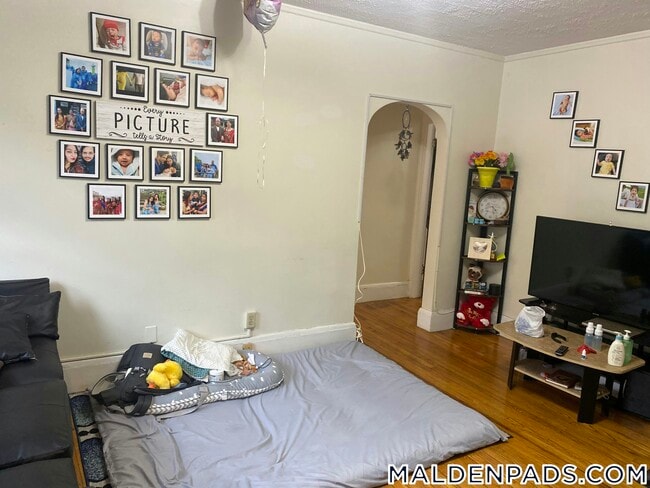 349 Pleasant St