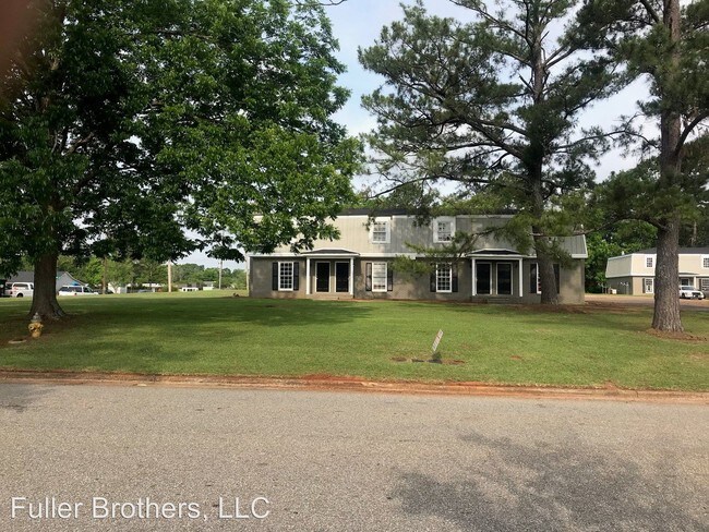 1601 Whisperwood St in Albany, GA - Building Photo - Building Photo