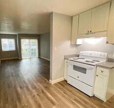 3544 Auburn Blvd in Sacramento, CA - Building Photo - Interior Photo
