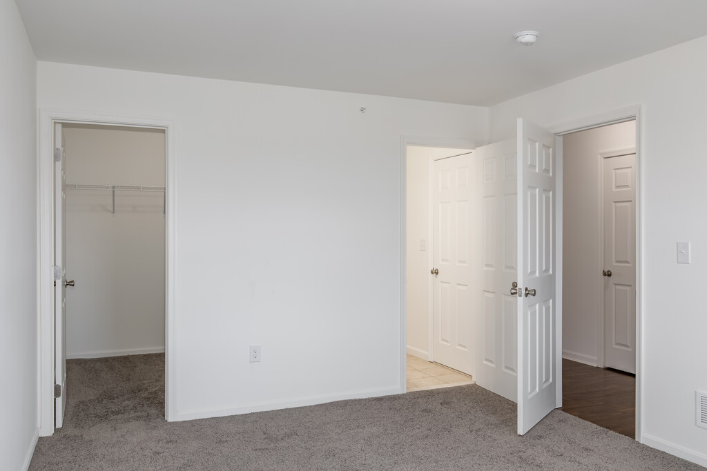 The Village at Blue Hen Apartments in Dover, DE | ApartmentHomeLiving.com