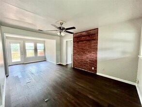 5101 Guadalupe St in Austin, TX - Building Photo - Building Photo