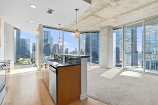 360 Nueces St in Austin, TX - Building Photo