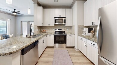 Avenues at Craig Ranch Apartments in McKinney, TX - Foto de edificio - Building Photo