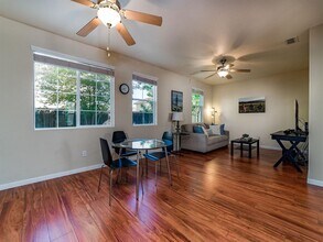 726 Ward Way in Folsom, CA - Building Photo - Building Photo