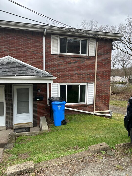 10930 Center Hwy Photo