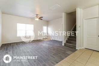 12062 Quartersawn Ln in Pinehurst, TX - Building Photo - Building Photo
