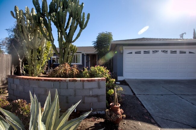 property at 4742 Boles Ct
