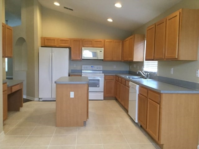 1072 Bluegrass Dr in Groveland, FL - Building Photo - Building Photo