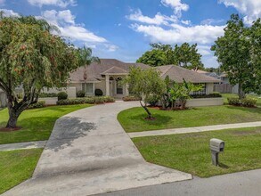 13656 Carlton St in Wellington, FL - Building Photo - Building Photo