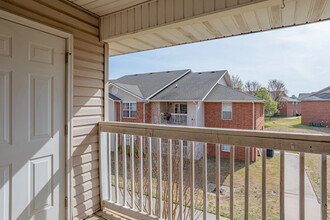 Creekside Clearing Apartments in Bentonville, AR - Building Photo - Interior Photo