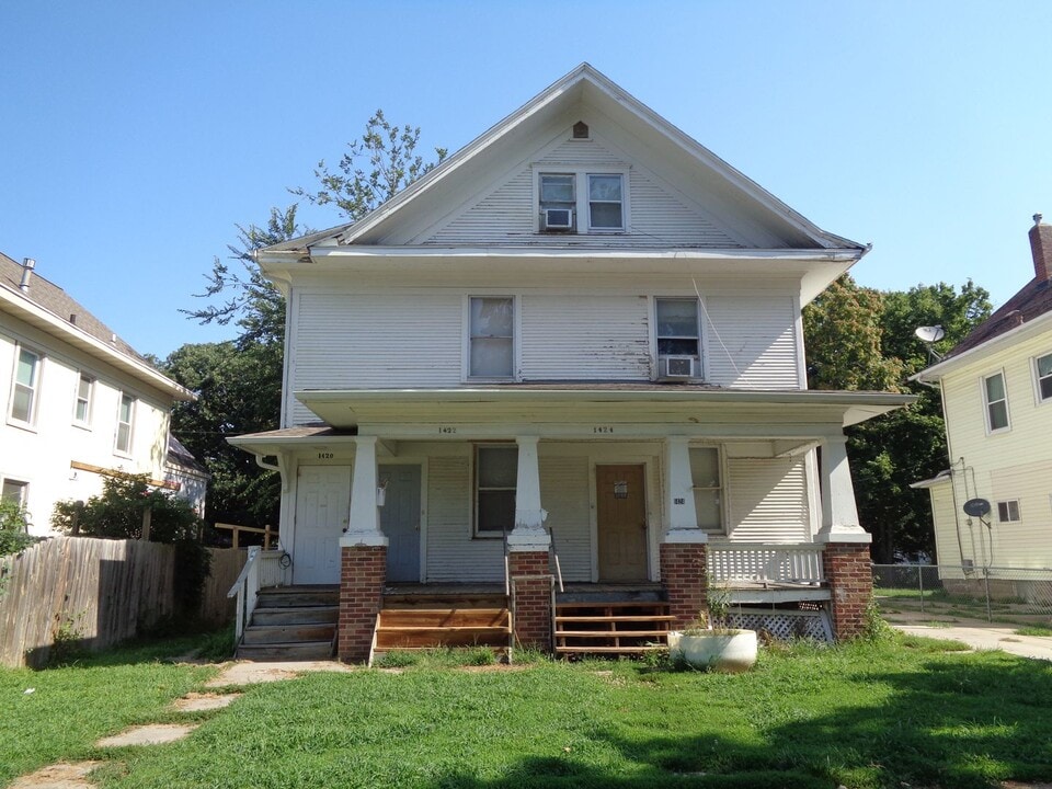 1420 Garfield St in Lincoln, NE - Building Photo