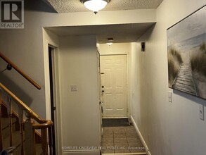 79 Cashel Ct in Aurora, ON - Building Photo - Building Photo