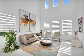 1176 Cedar Falls Dr in Weston, FL - Building Photo - Building Photo