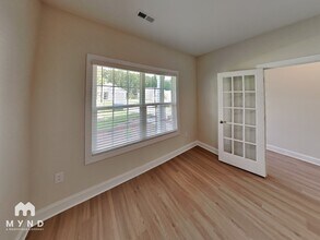 102 Sina St in Troutman, NC - Foto de edificio - Building Photo