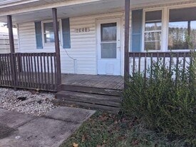 1048 Fiddler Creek Rd in Bedford, VA - Building Photo