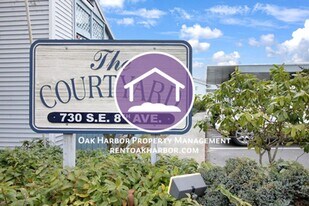 730 SE 8th Ave in Oak Harbor, WA - Building Photo