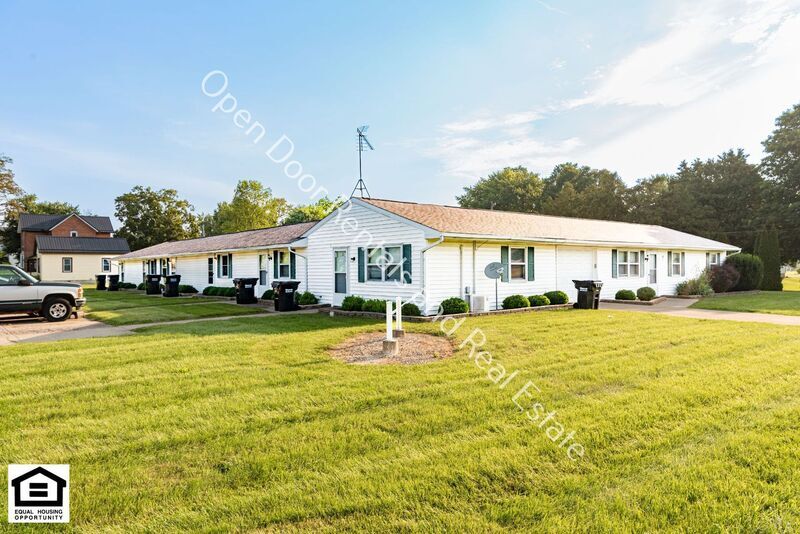 608 W Dennis St in Garrett, IN - Building Photo