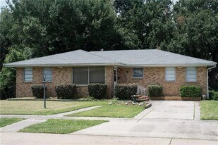 6 Gelbke Dr in Gretna, LA - Building Photo