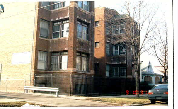 4815 W Hutchinson St in Chicago, IL - Building Photo