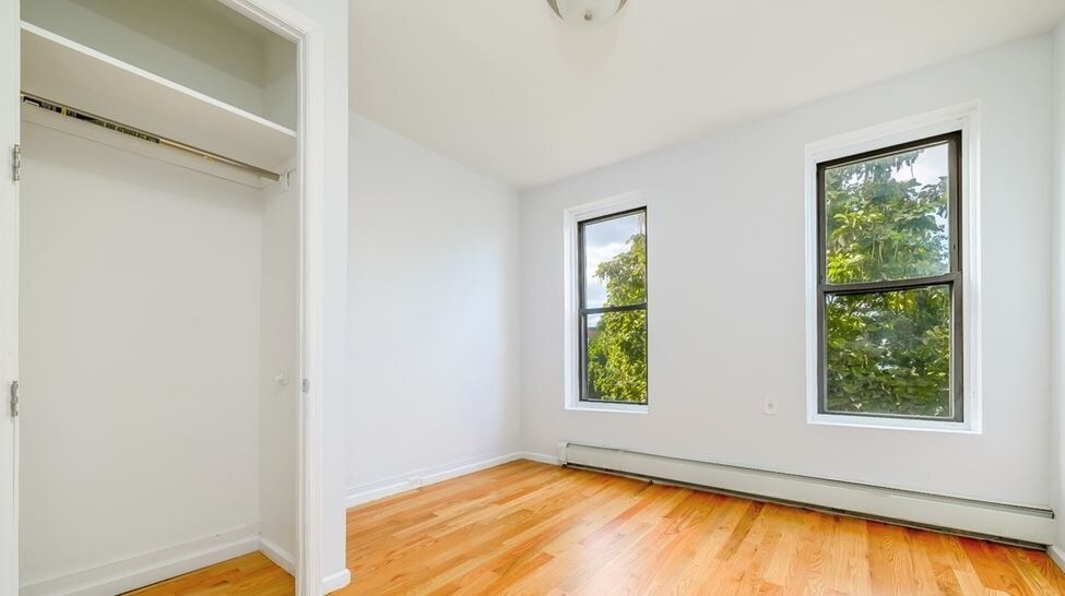 1049 Jefferson Ave in Brooklyn, NY - Building Photo