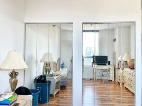 330 W Grand Ave, Unit 1504 in Chicago, IL - Building Photo - Building Photo