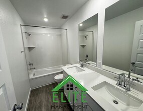 7066 Rocky Bay Road in Stockton, CA - Building Photo - Building Photo