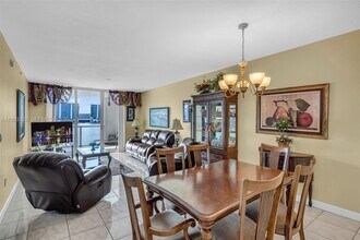 18100 N Bay Rd in Sunny Isles Beach, FL - Building Photo - Building Photo