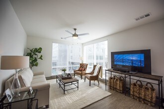 Veranda at Avalon in Alpharetta, GA - Foto de edificio - Building Photo