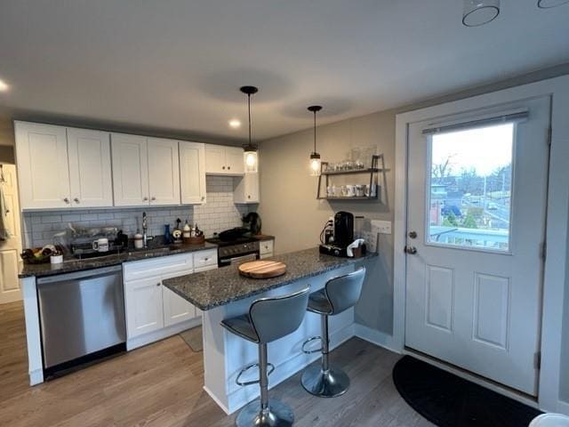 14 Phillips St in North Kingstown, RI - Building Photo - Building Photo