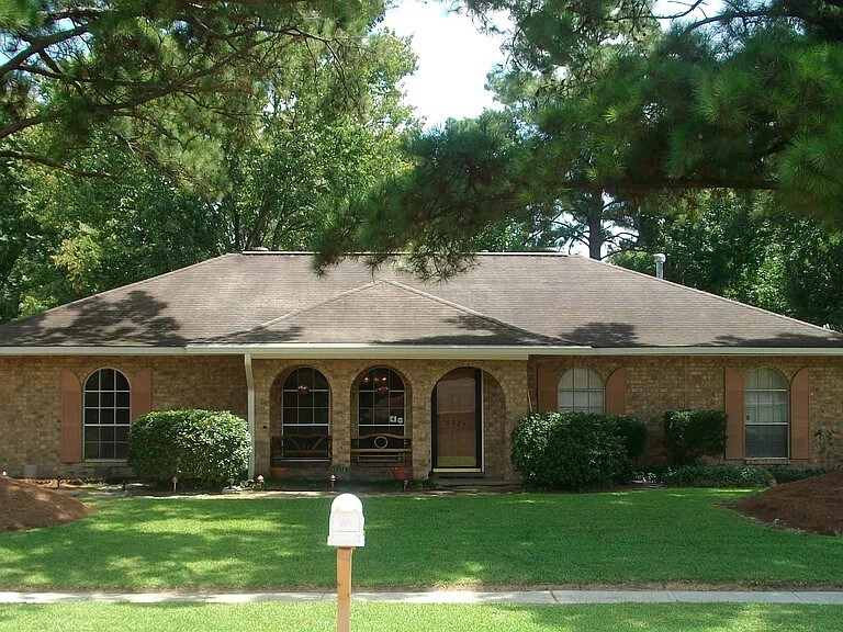 9525 Corsica Ave in Baton Rouge, LA - Foto de edificio
