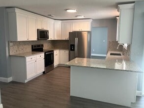 5241 Magnolia Tr in Fruitland Park, FL - Building Photo - Building Photo