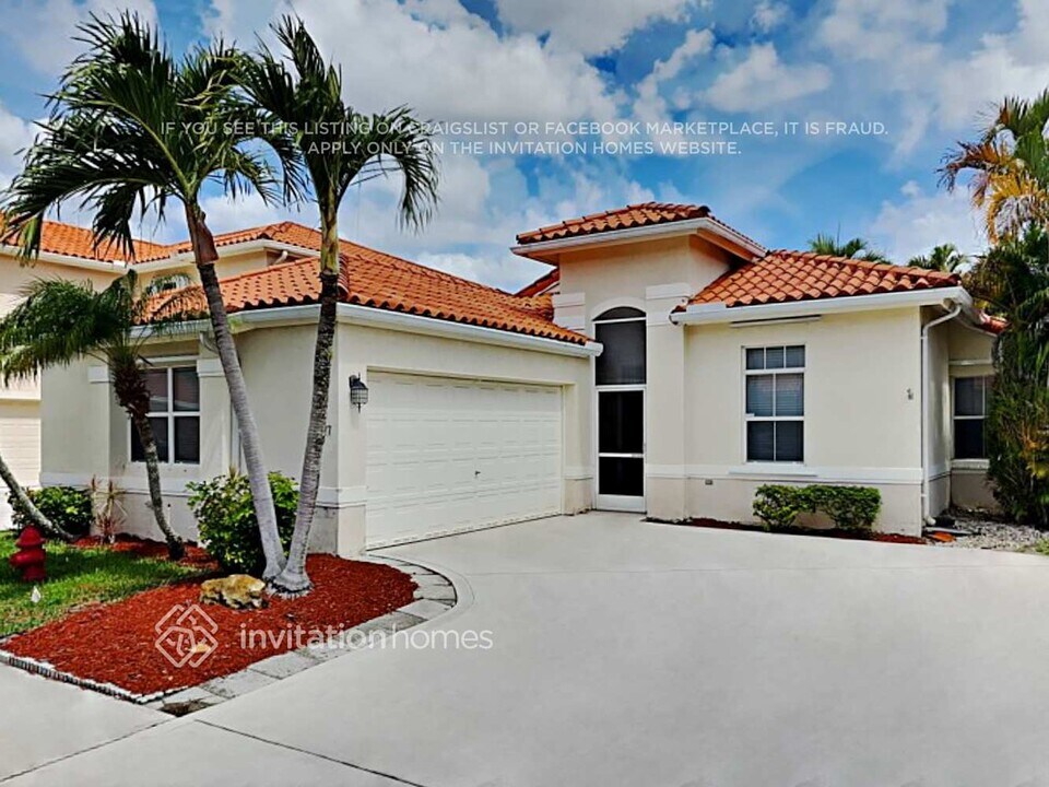6577 Geneva St in Greenacres, FL - Building Photo