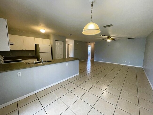 616 SE 9th St in Cape Coral, FL - Building Photo - Building Photo