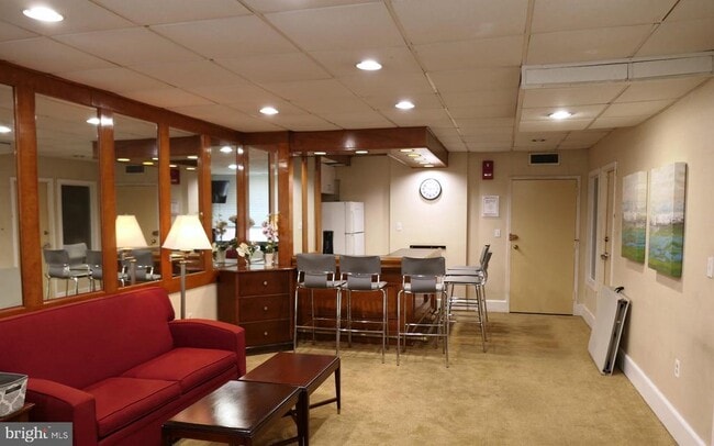 801 N Pitt St in Alexandria, VA - Building Photo - Building Photo