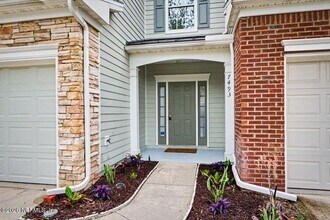 7493 DEVONDALE Way in Jacksonville, FL - Building Photo - Building Photo