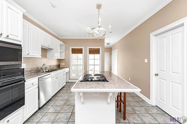 9007 Highland Rd in Baton Rouge, LA - Building Photo - Building Photo