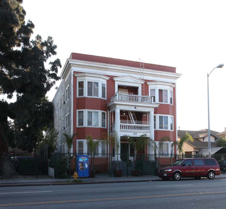 214 E Adams Blvd in Los Angeles, CA - Building Photo