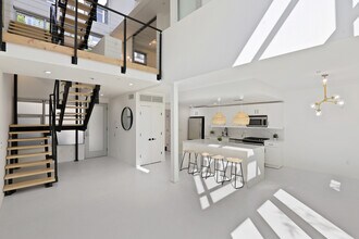 4111 W Sunset Blvd in Los Angeles, CA - Building Photo - Building Photo