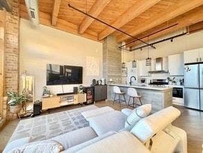 1040 W Adams St in Chicago, IL - Building Photo - Building Photo